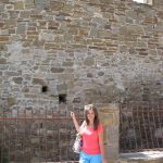 Фото у крепостной стены Генуэзской крепости.